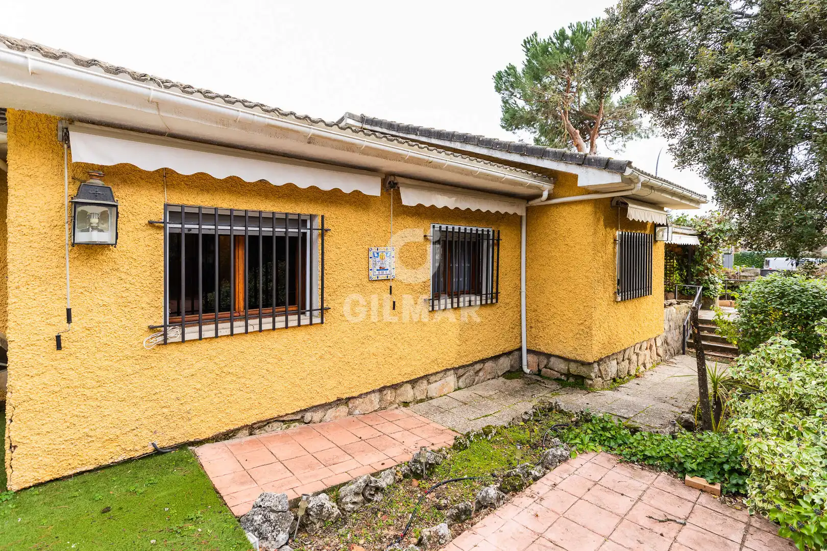 Vista exterior de Casa o chalet en venta en Hoyo de Manzanares con Calefacción, Jardín privado y Piscina