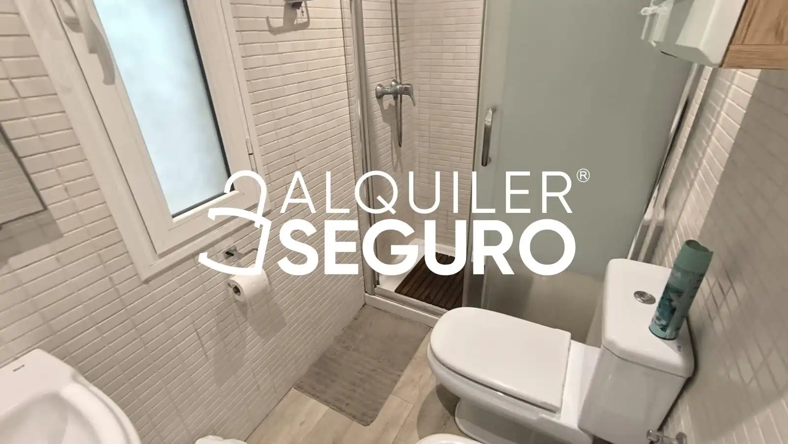 Baño de Piso de alquiler en Sevilla con Aire acondicionado y Amueblado