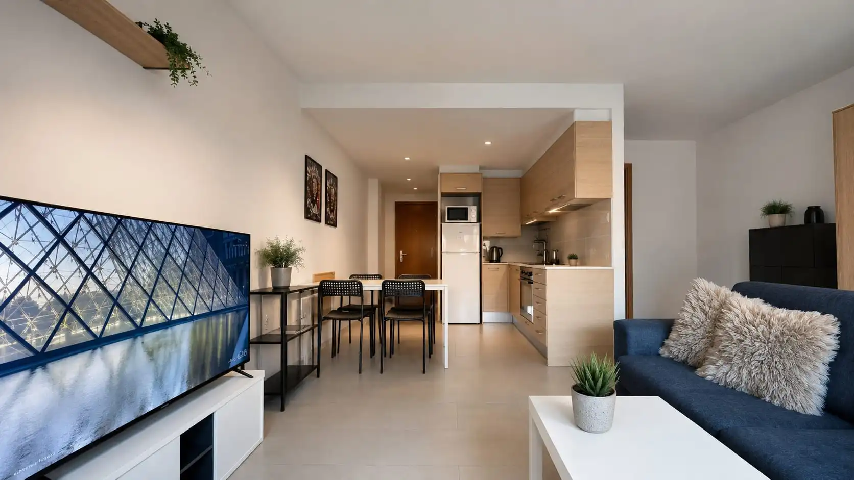 Living room of Study for sale in Girona  with Storage room
