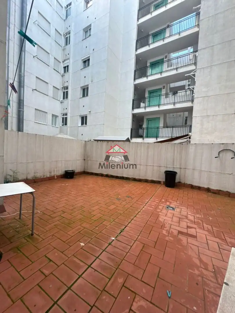 Terrasse von Wohnung zur Miete in Algeciras mit Waschmaschine, Mikrowelle und Balkon