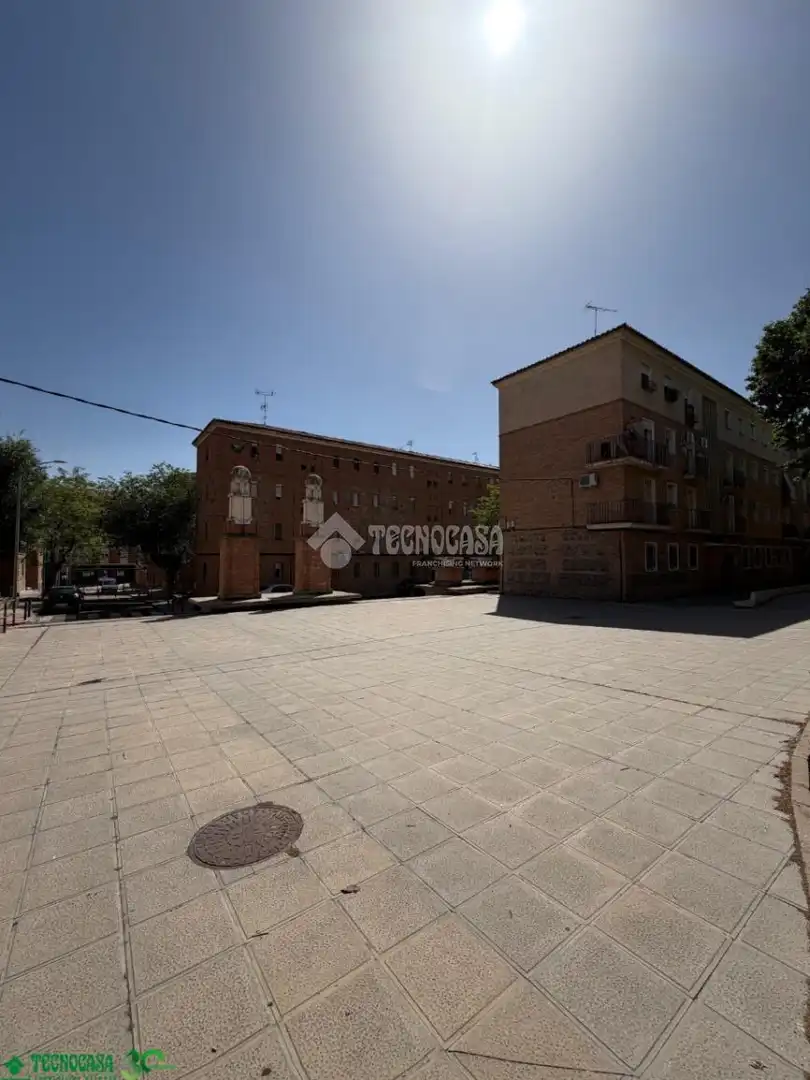 Vista exterior de Pis en venda en Toledo amb Balcó