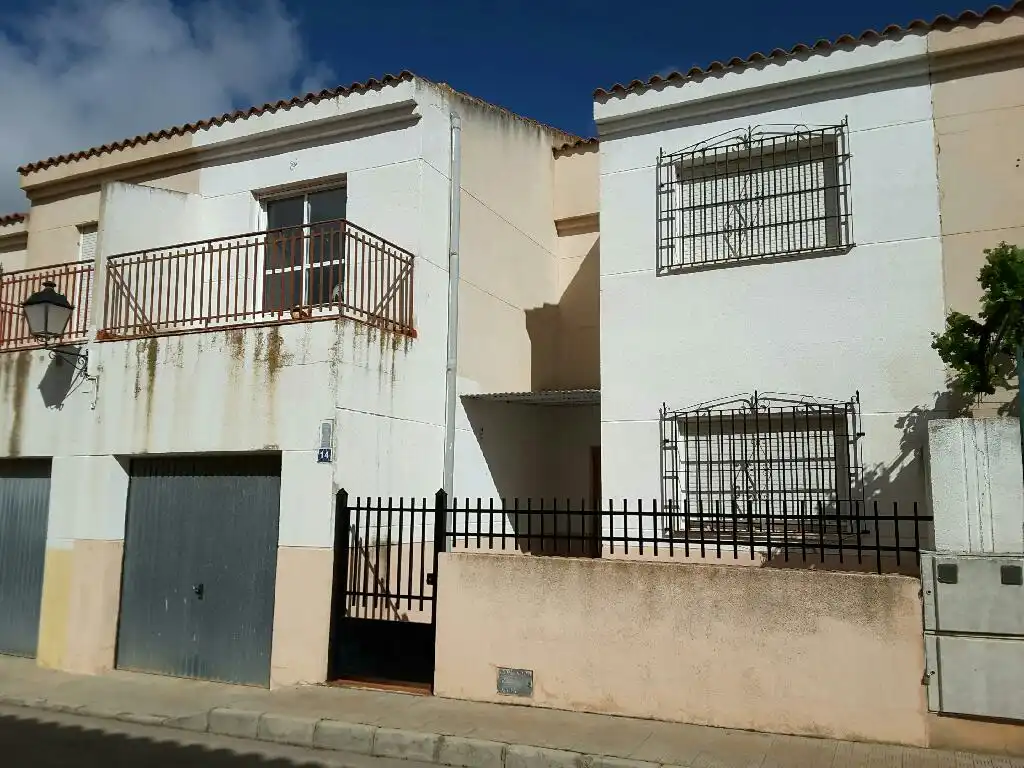 Vista exterior de Piso en venta en San Pedro
