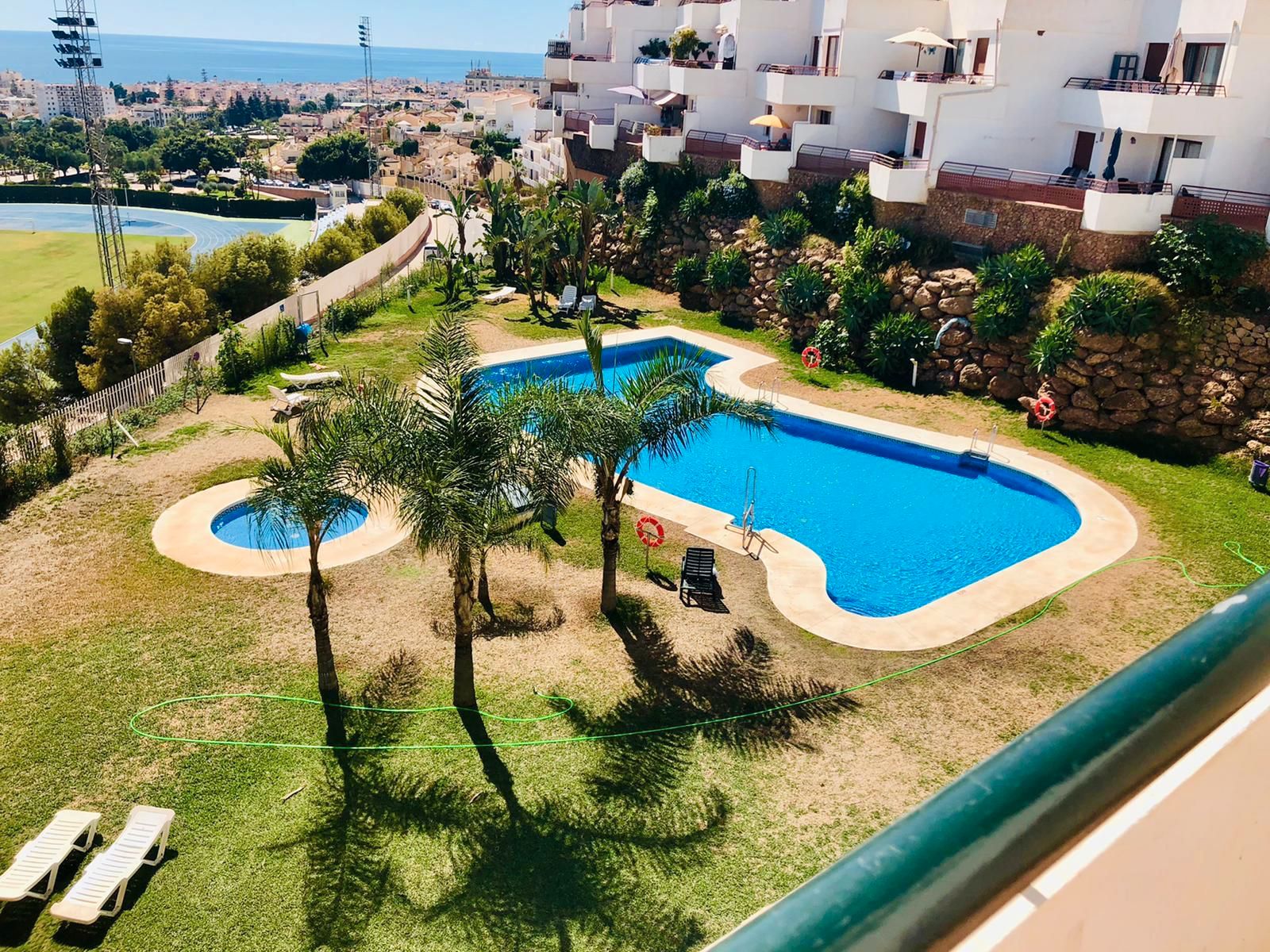 Piscina de Apartament de lloguer en Nerja amb Aire condicionat, Calefacció i Terrassa