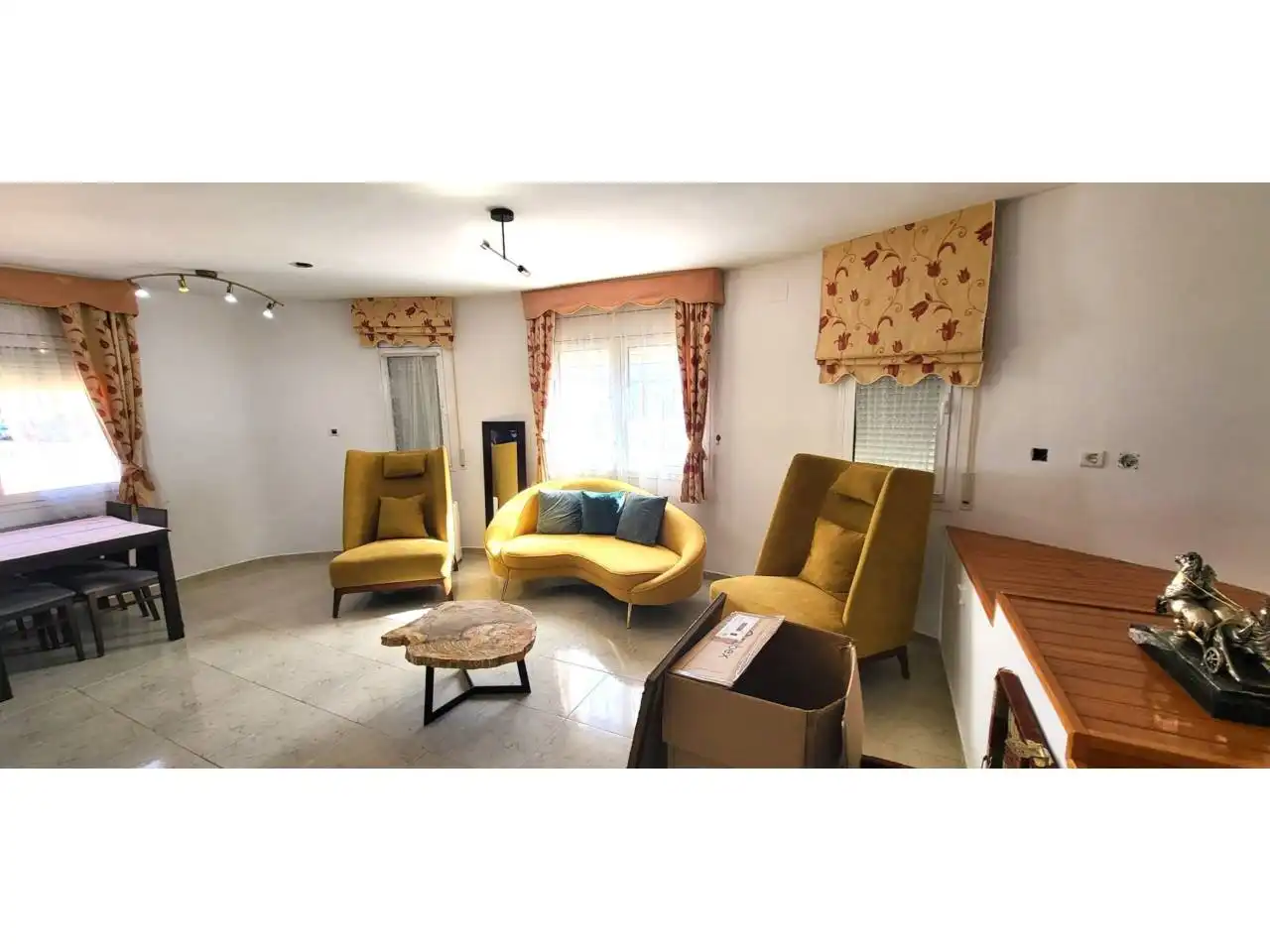 Terraced house with pool for sale in Avenida Sevilla, imagen 3