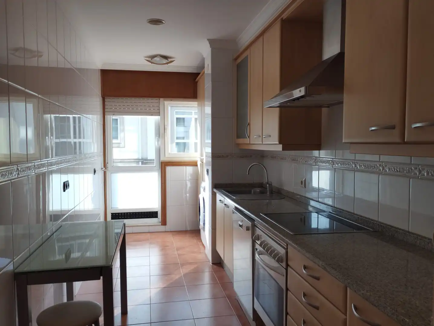 Cocina de Piso de alquiler en Santiago de Compostela  con Calefacción, Trastero y Horno