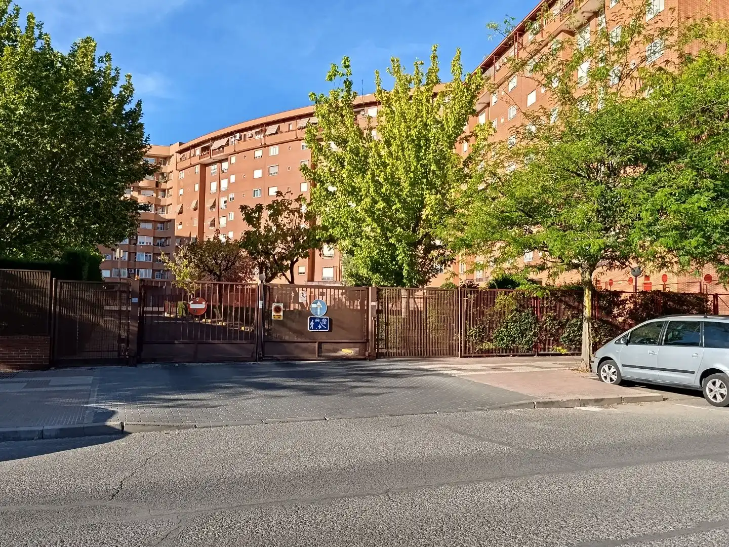 Vista exterior de Pis en venda en Móstoles amb Aire condicionat, Calefacció i Jardí privat
