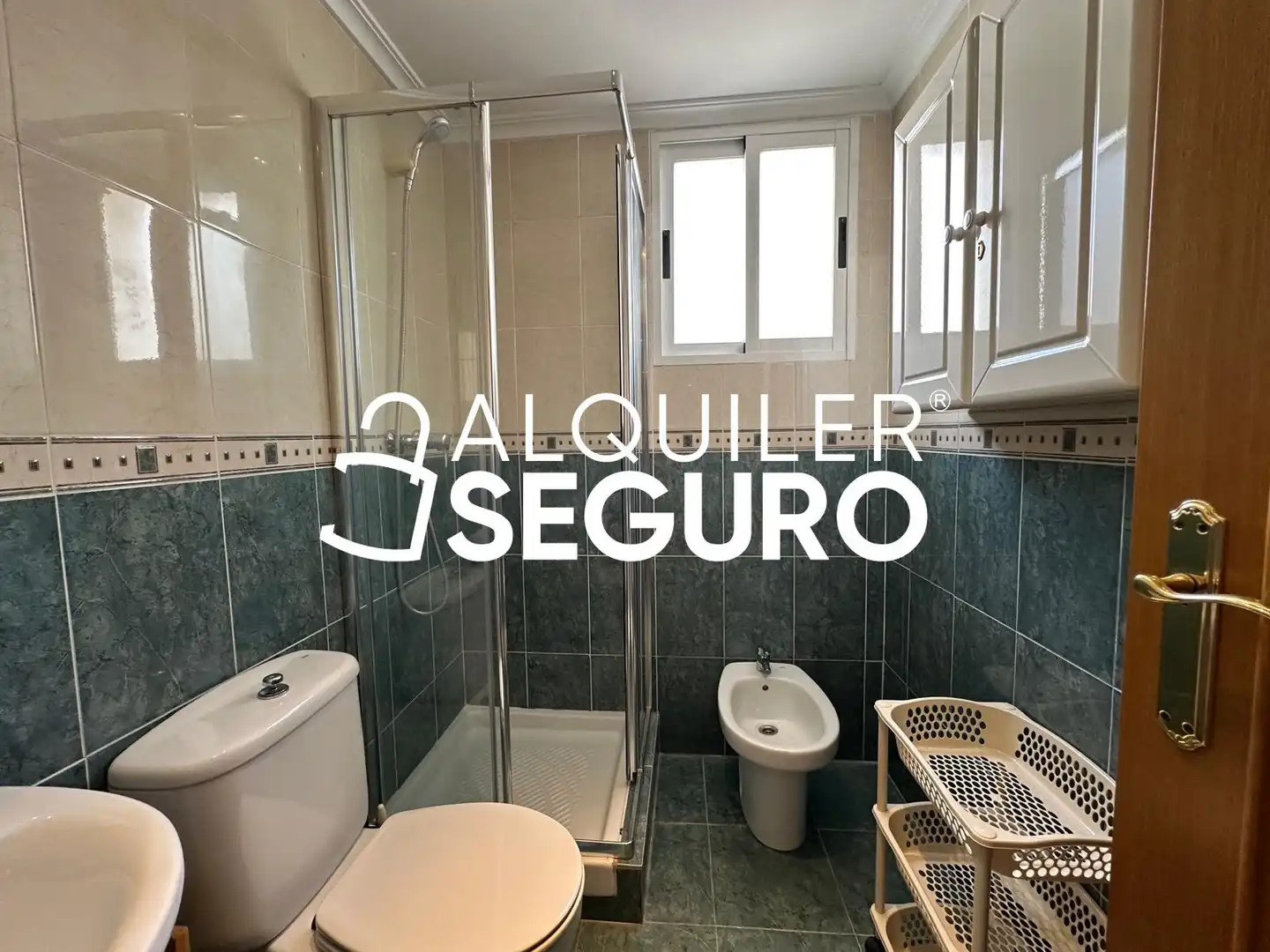 Bathroom of Flat for rent in Torrent  with Air Conditioner and Furnished