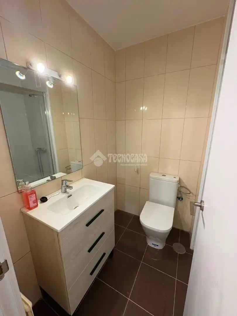 Bathroom of Flat for rent in Madrid