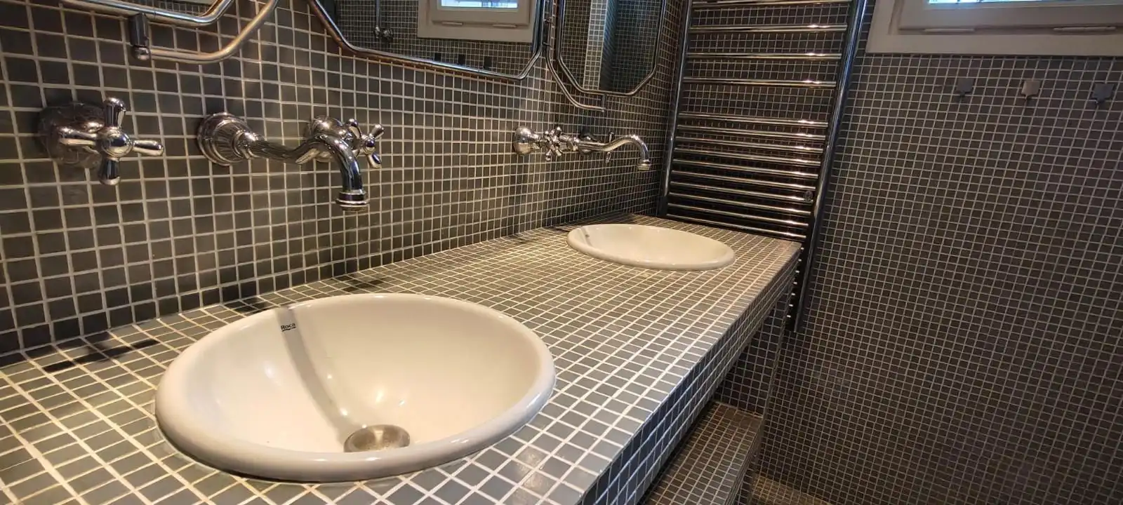 Badezimmer von Dachboden zum Verkauf in Palafrugell mit Klimaanlage, Heizung und Terrasse