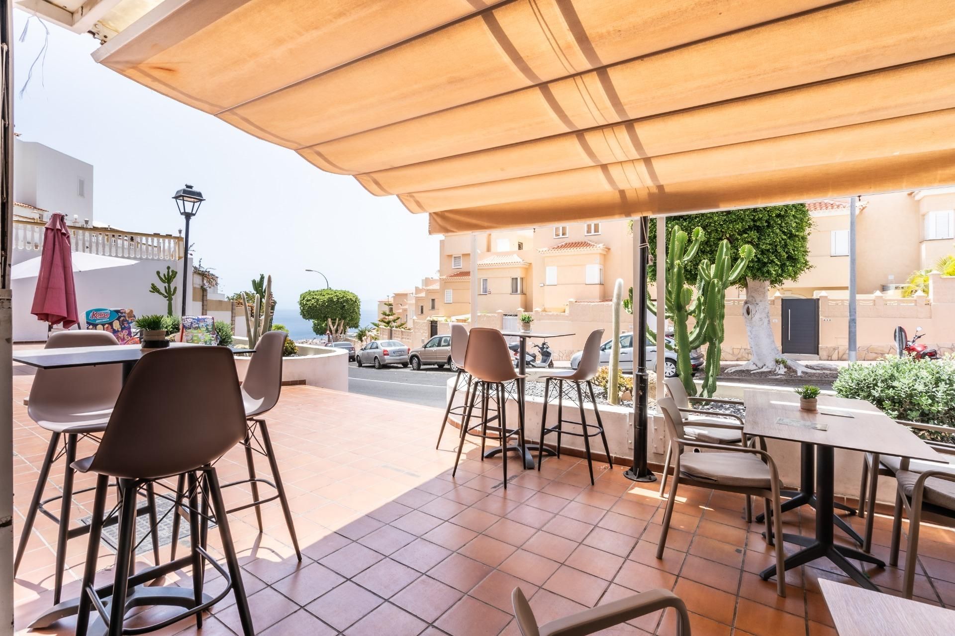 Terraza de Local en traspaso en Adeje con Terraza y Amueblado