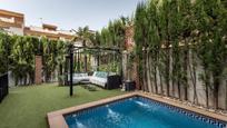 Piscina de Casa adosada en venda en Vegas del Genil amb Aire condicionat, Calefacció i Jardí privat