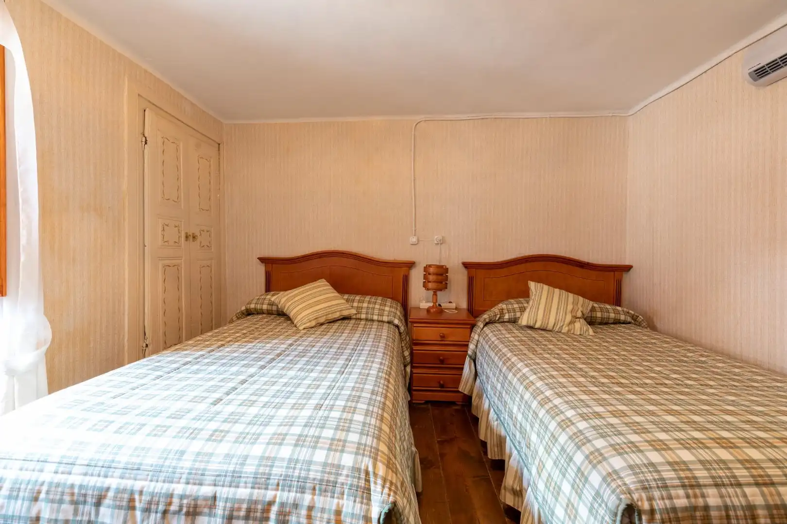 Habitación de Finca rústica en venta en Biescas con Calefacción y Jardín privado