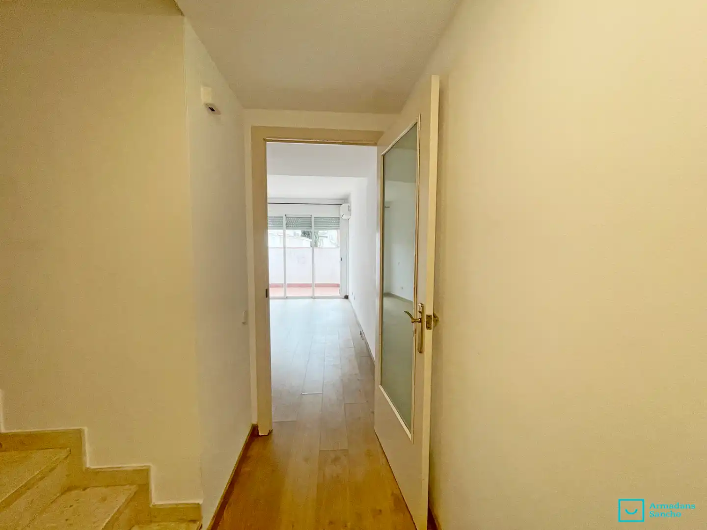 Study for rent in Barcelona  with Air Conditioner and Terrace