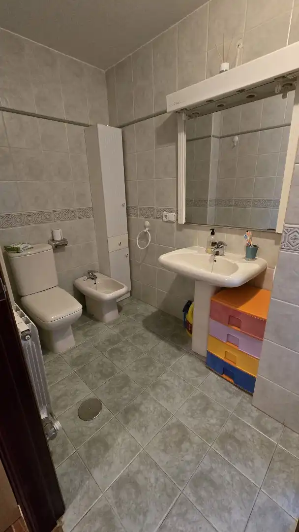 Bany de Pis en venda en Úbeda amb Calefacció, Moblat i Forn