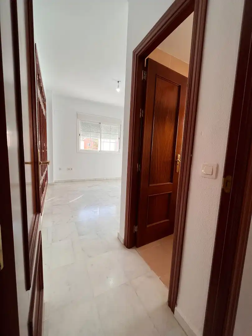 Casa aparellada amb piscina en venda a Colegio Europa, imagen 29