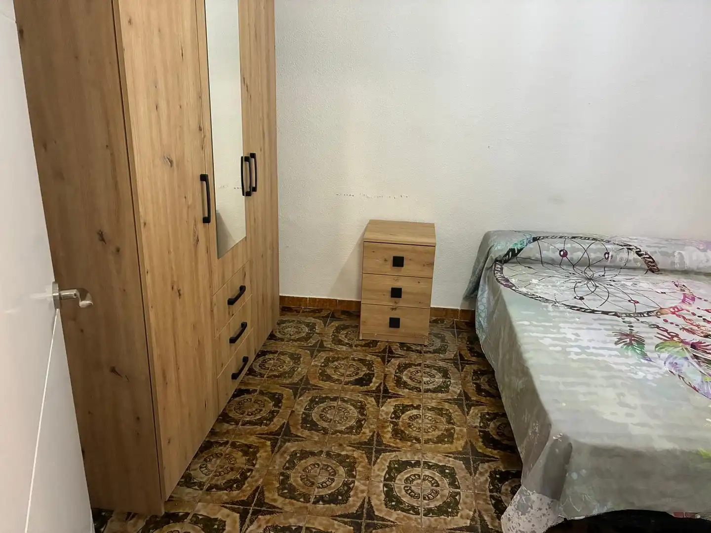 Dormitori de Pis de lloguer en Granada amb Moblat, Forn i Rentadora