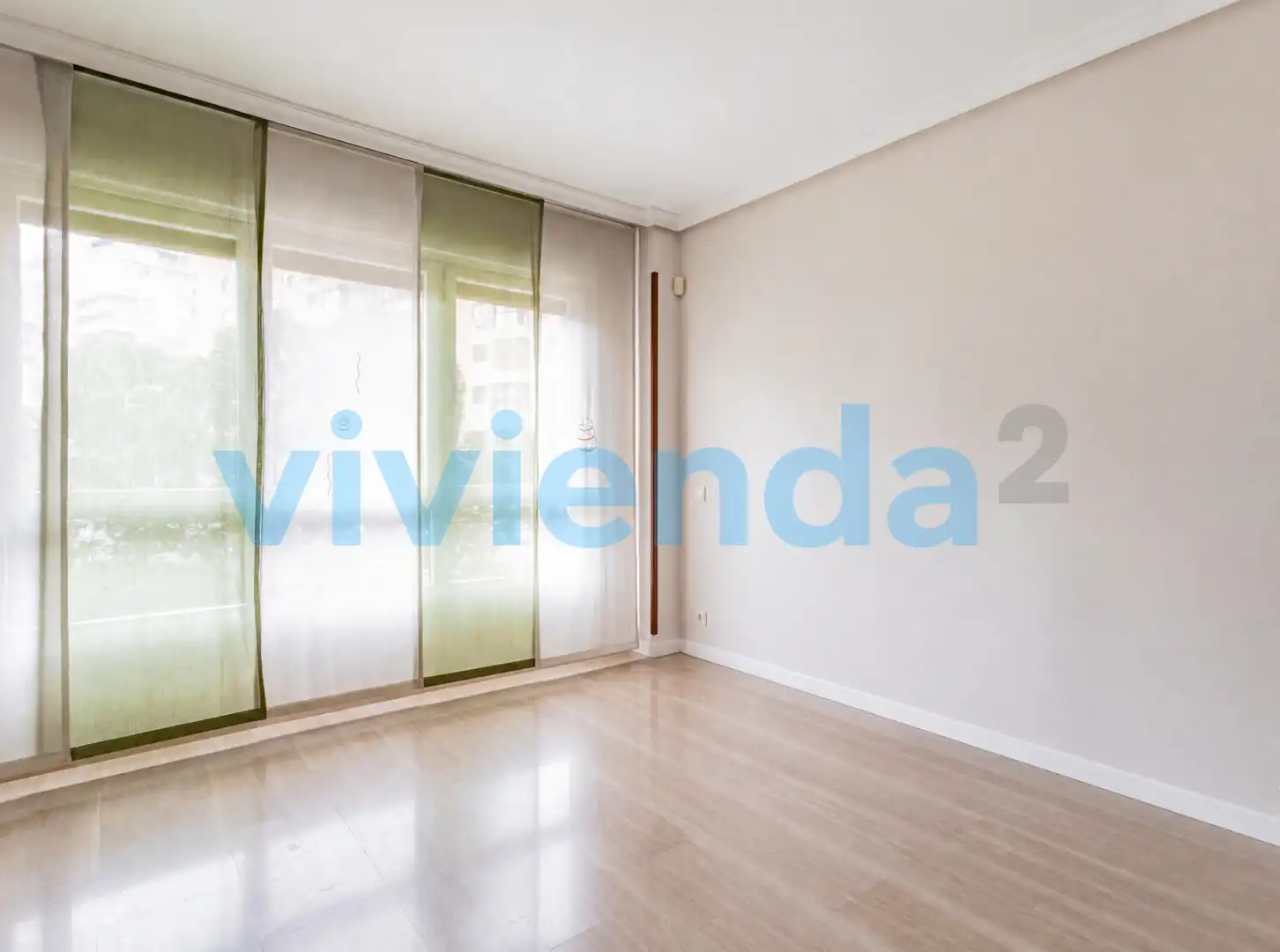 Living room of Flat for sale in Madrid  with Air Conditioner, Heating and Storage room