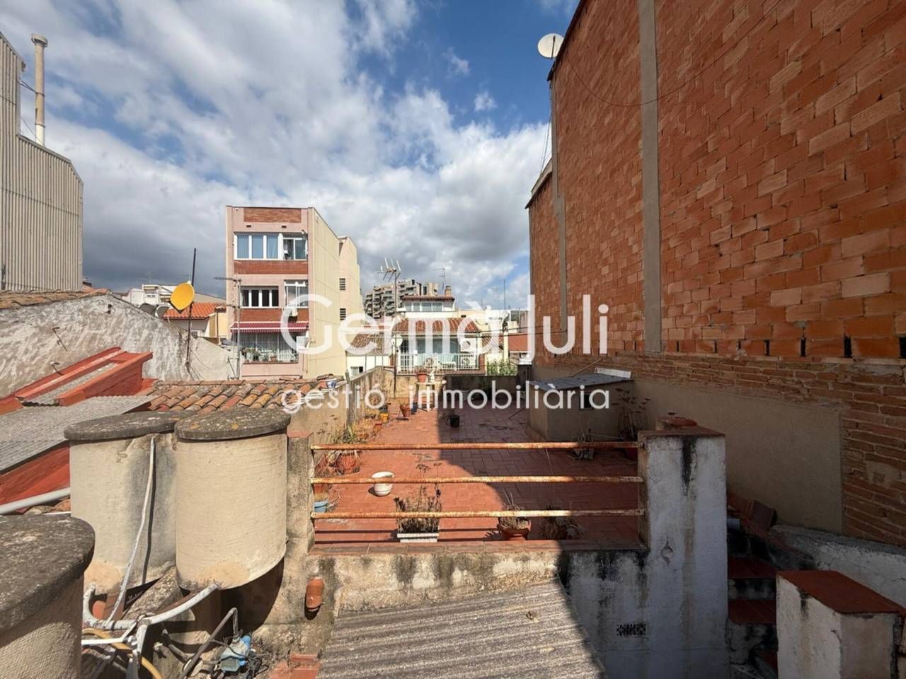 Vista exterior de Casa o xalet en venda en Badalona amb Terrassa