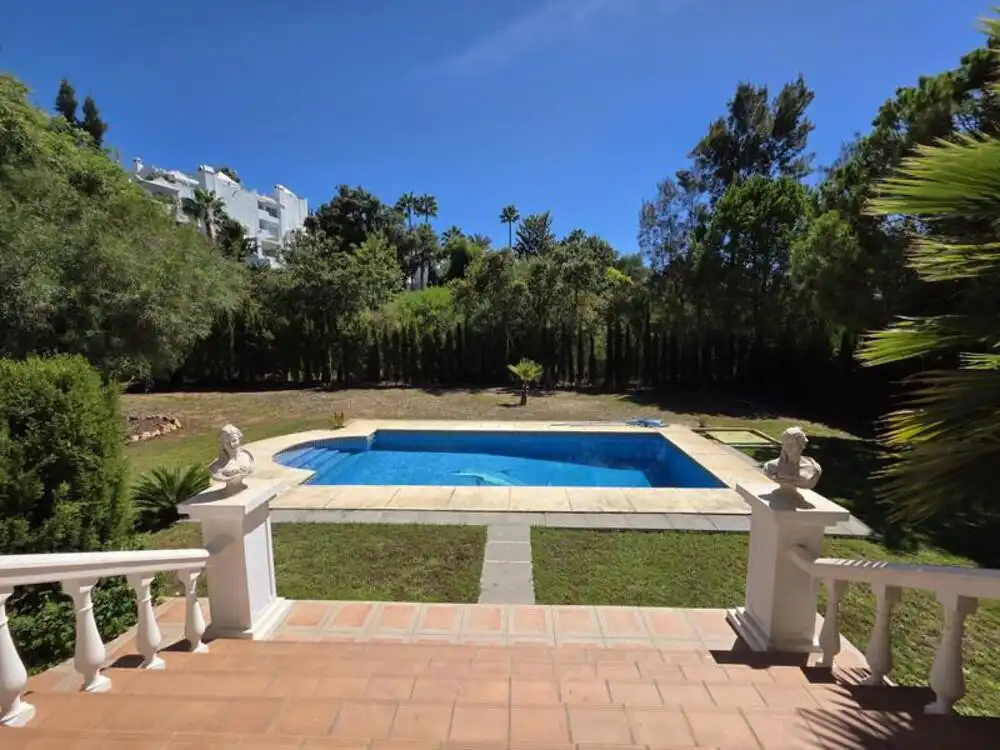 Jardí de Casa o xalet en venda en Marbella amb Aire condicionat, Jardí privat i Terrassa