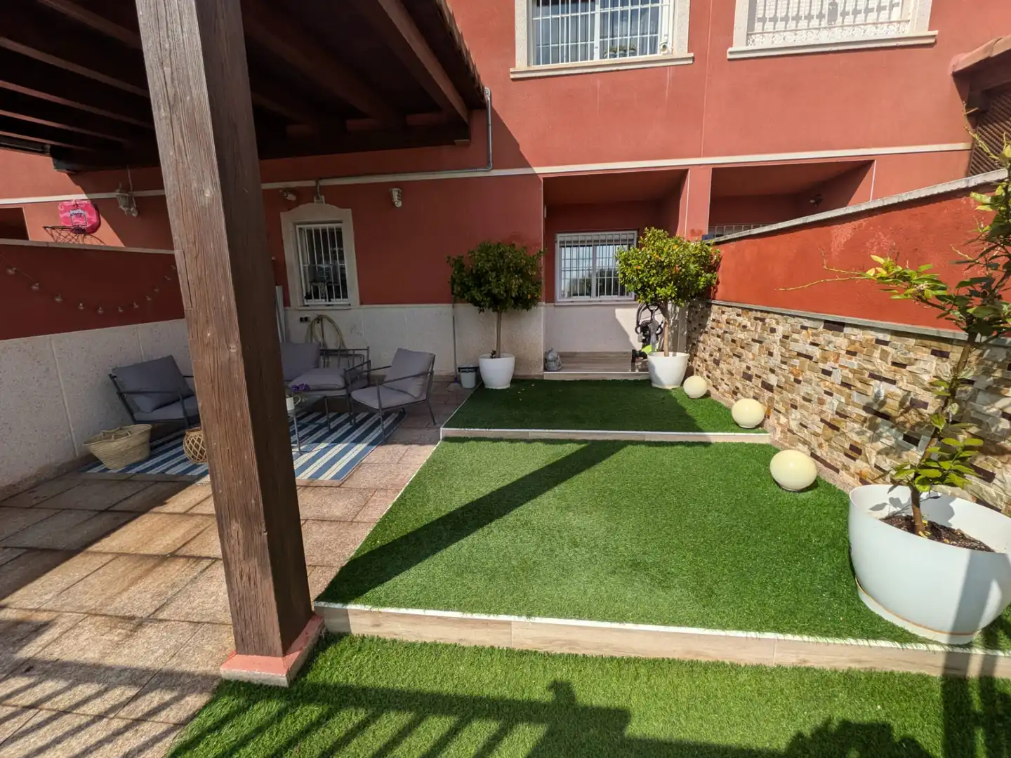 Terraza de Casa adosada en venta en La Pobla de Vallbona con Aire acondicionado, Calefacción y Jardín privado