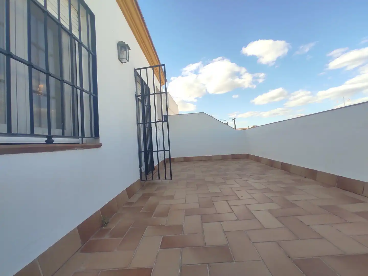 Terrace of Apartments for rent in Dos Hermanas  with Air Conditioner, Heating and Terrace