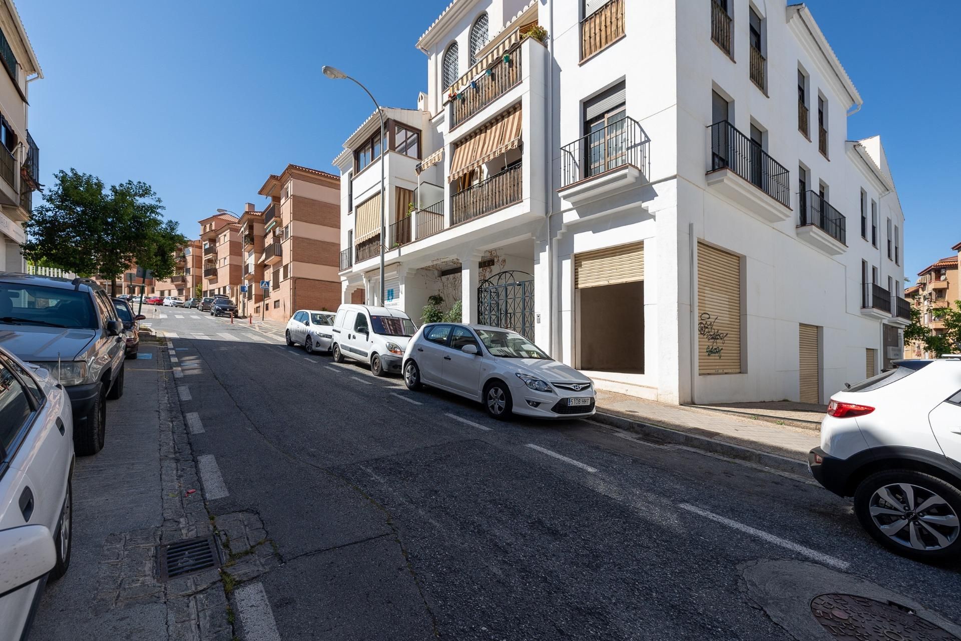 Exterior view of Premises for sale in  Granada Capital