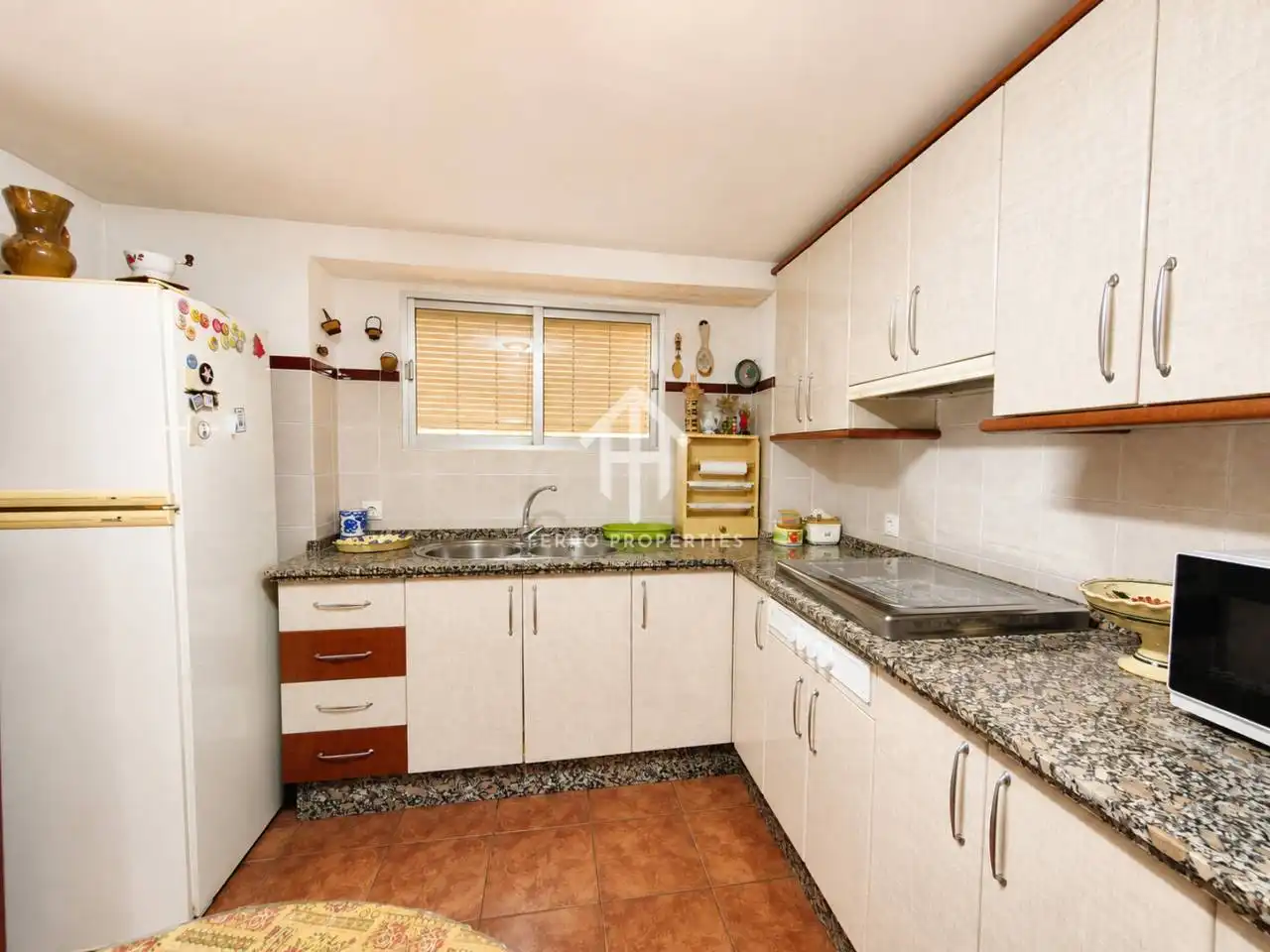 Cuina de Casa o xalet en venda en Priego de Córdoba amb Jardí privat, Terrassa i Moblat