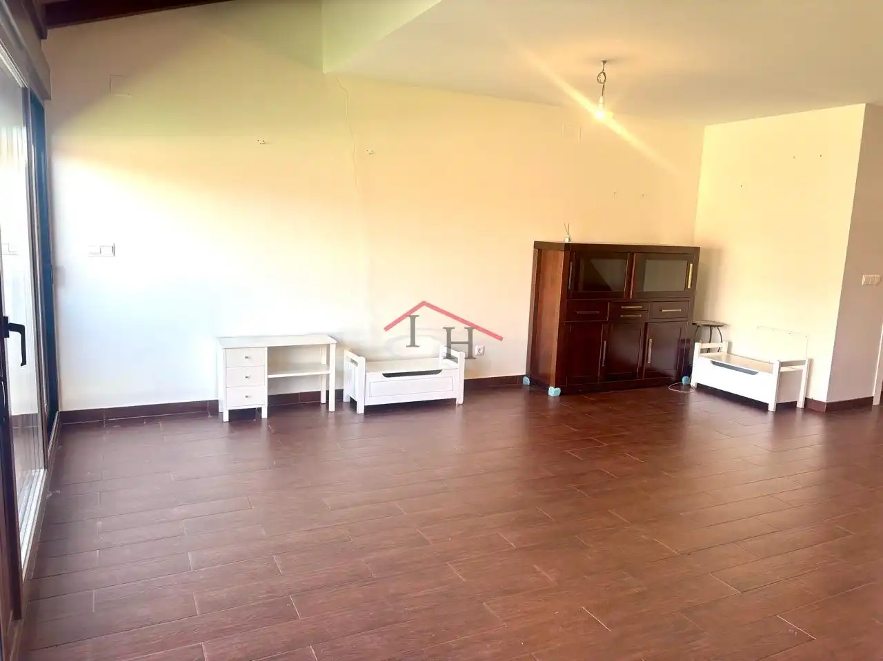 Sala de estar de Casa adosada en venta en Sariegos con Calefacción, Jardín privado y Terraza