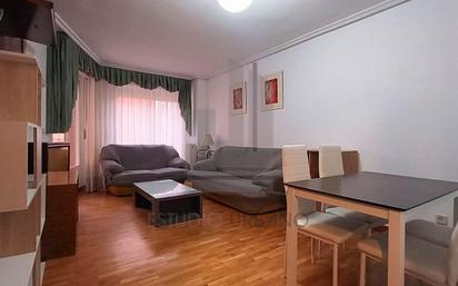 Living room of Flat for sale in Salamanca Capital  with Heating, Furnished and Balcony