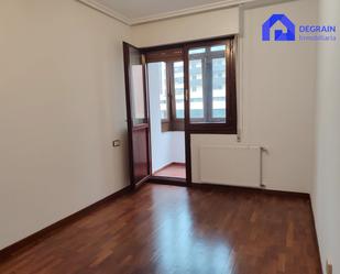 Bedroom of Flat to rent in Oviedo   with Heating and Terrace