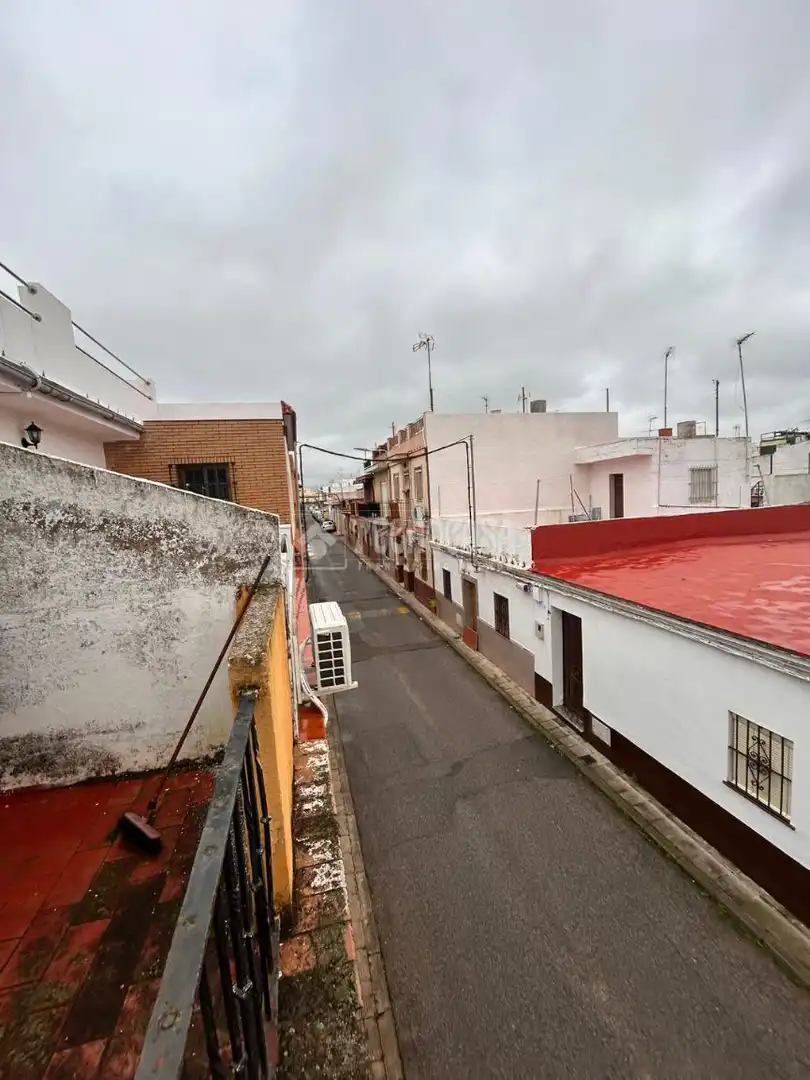 Exterior view of Houses for sale in Sevilla
