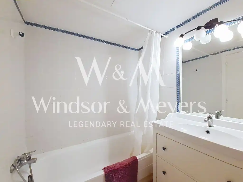 Bathroom of Flat for sale in Santa Eulària des Riu  with Air Conditioner, Furnished and Microwave