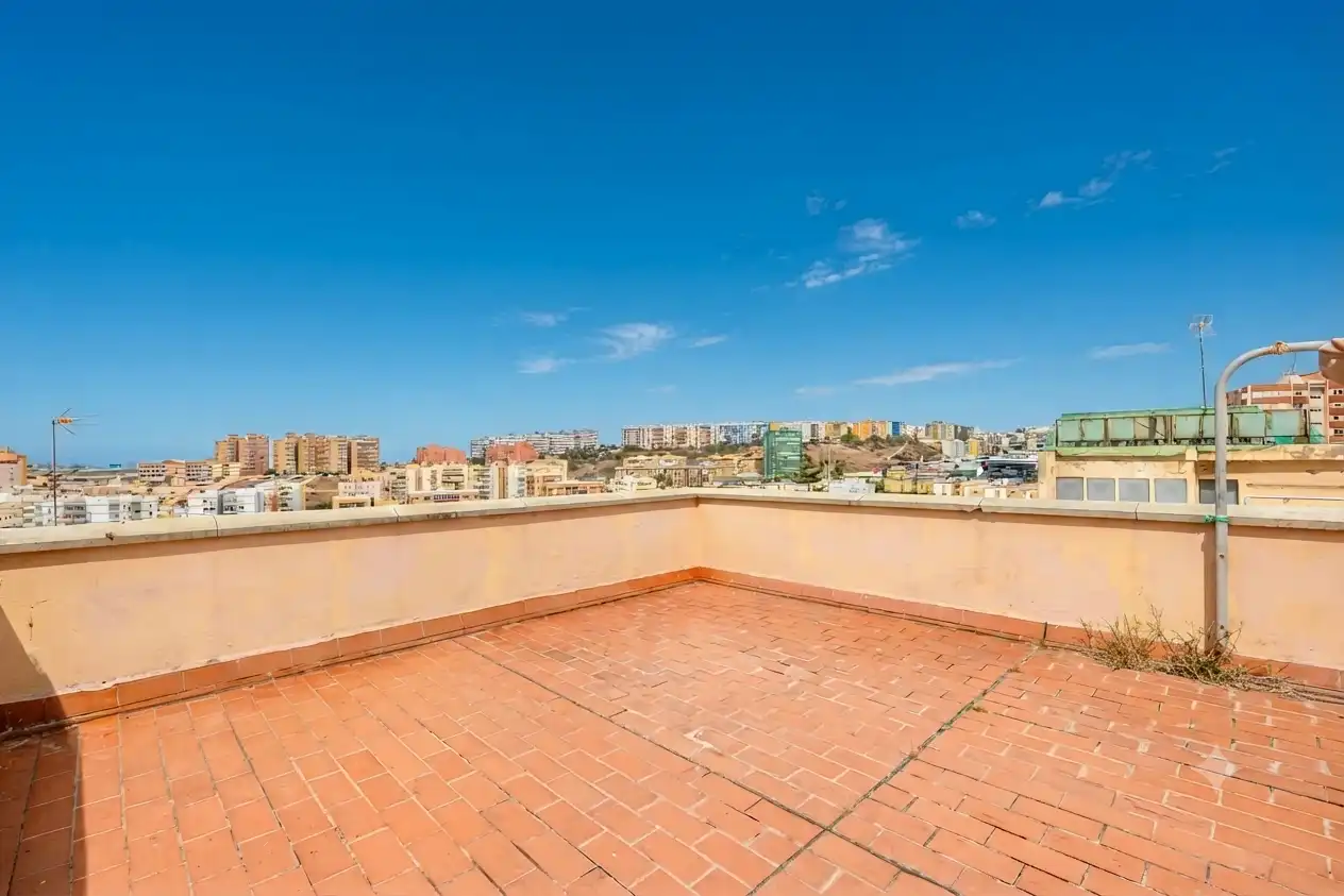 Terraza de Piso en venta en Las Palmas de Gran Canaria con Trastero y Amueblado