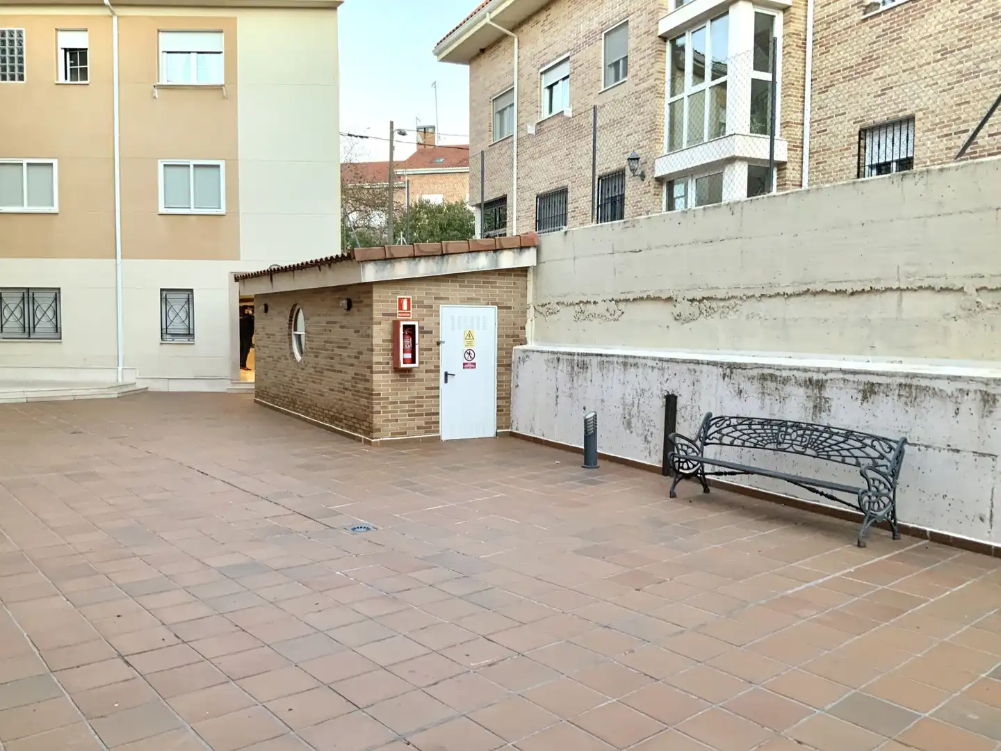 Parkplatz von Wohnung zum Verkauf in Pedrezuela mit Ofen, Waschmaschine und Mikrowelle