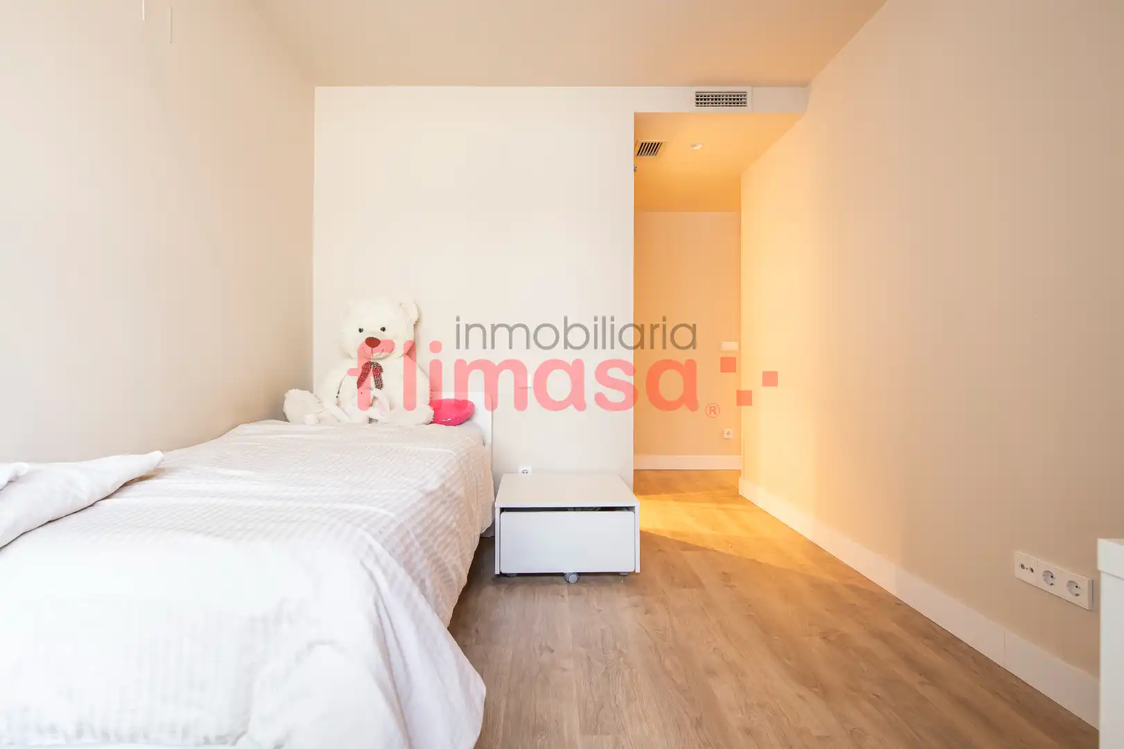 Bedroom of Flat for sale in Boadilla del Monte  with Air Conditioner, Heating and Terrace