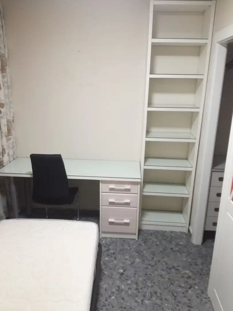 Habitación de Piso en venta en Granada con Calefacción, Terraza y Trastero