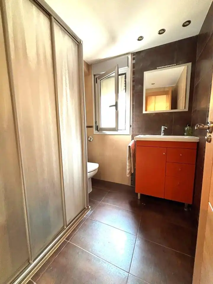 Baño de Piso en venta en Zaragoza con Calefacción y Amueblado