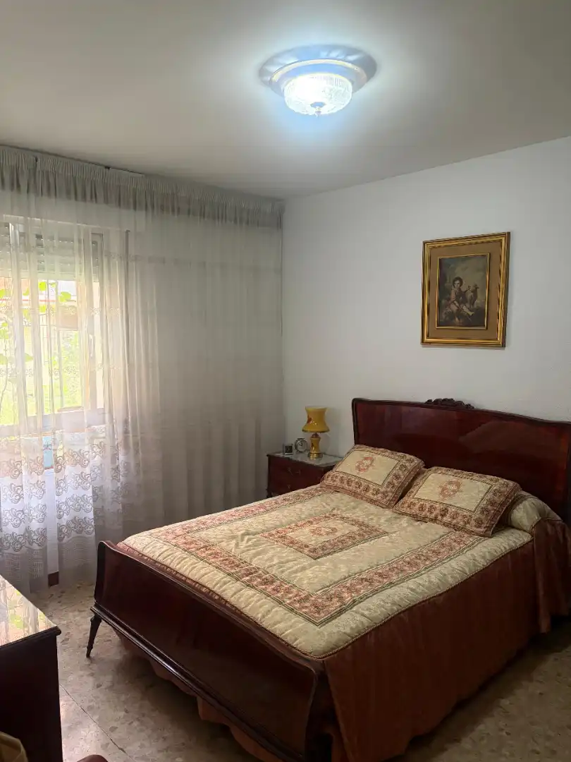 Habitación de Piso en venta en Madrid con Amueblado