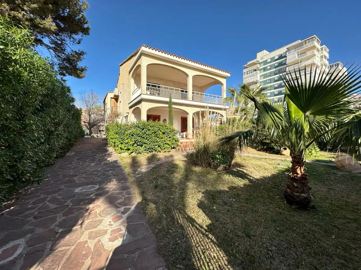 Jardín de Casa o chalet en venta en Benicasim / Benicàssim con Aire acondicionado, Calefacción y Terraza