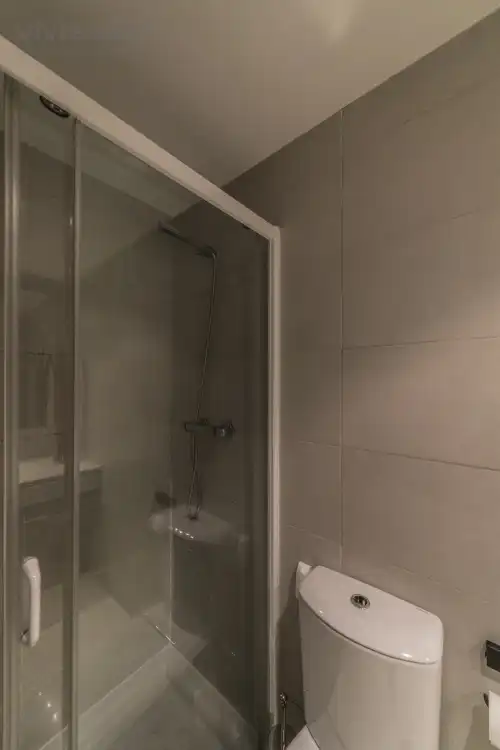Bany de Pis de lloguer en Madrid amb Aire condicionat i Calefacció