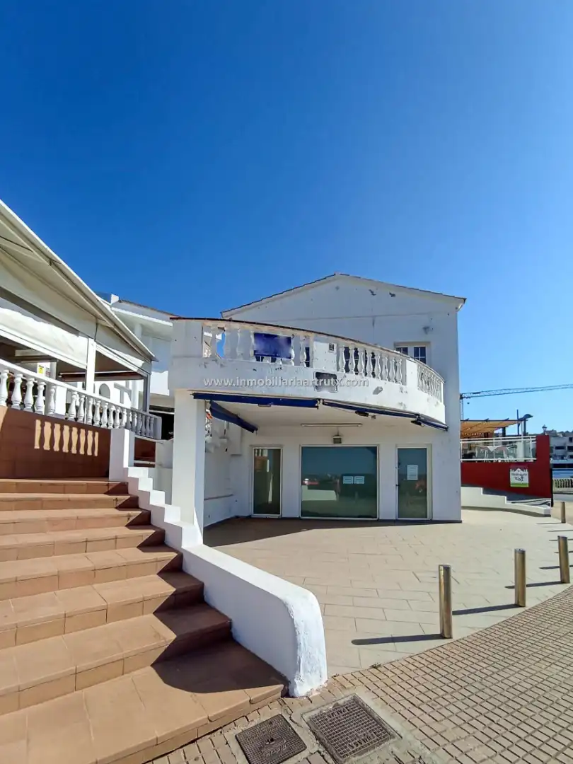 Vista exterior de Local de alquiler en Es Mercadal con Terraza