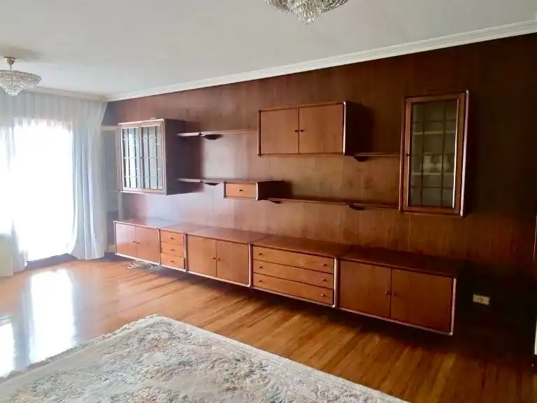 Sala d'estar de Pis en venda en Vigo  amb Terrassa i Balcó