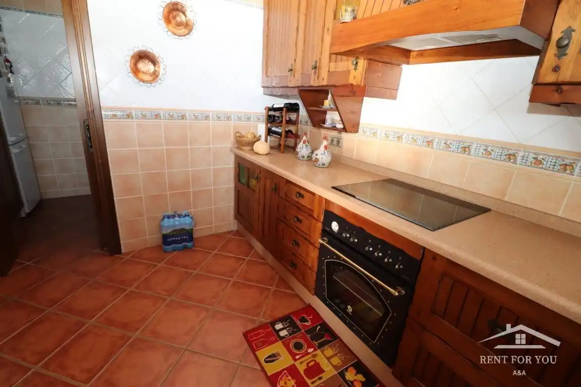Cuina de Casa o xalet de lloguer en Alhaurín El Grande amb Aire condicionat, Jardí privat i Terrassa