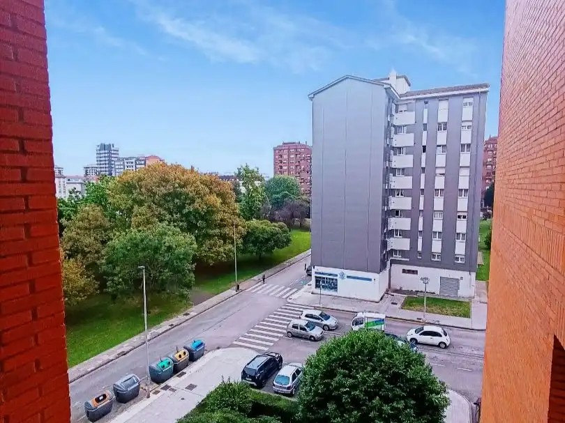 Vista exterior de Piso en venta en Gijón 
