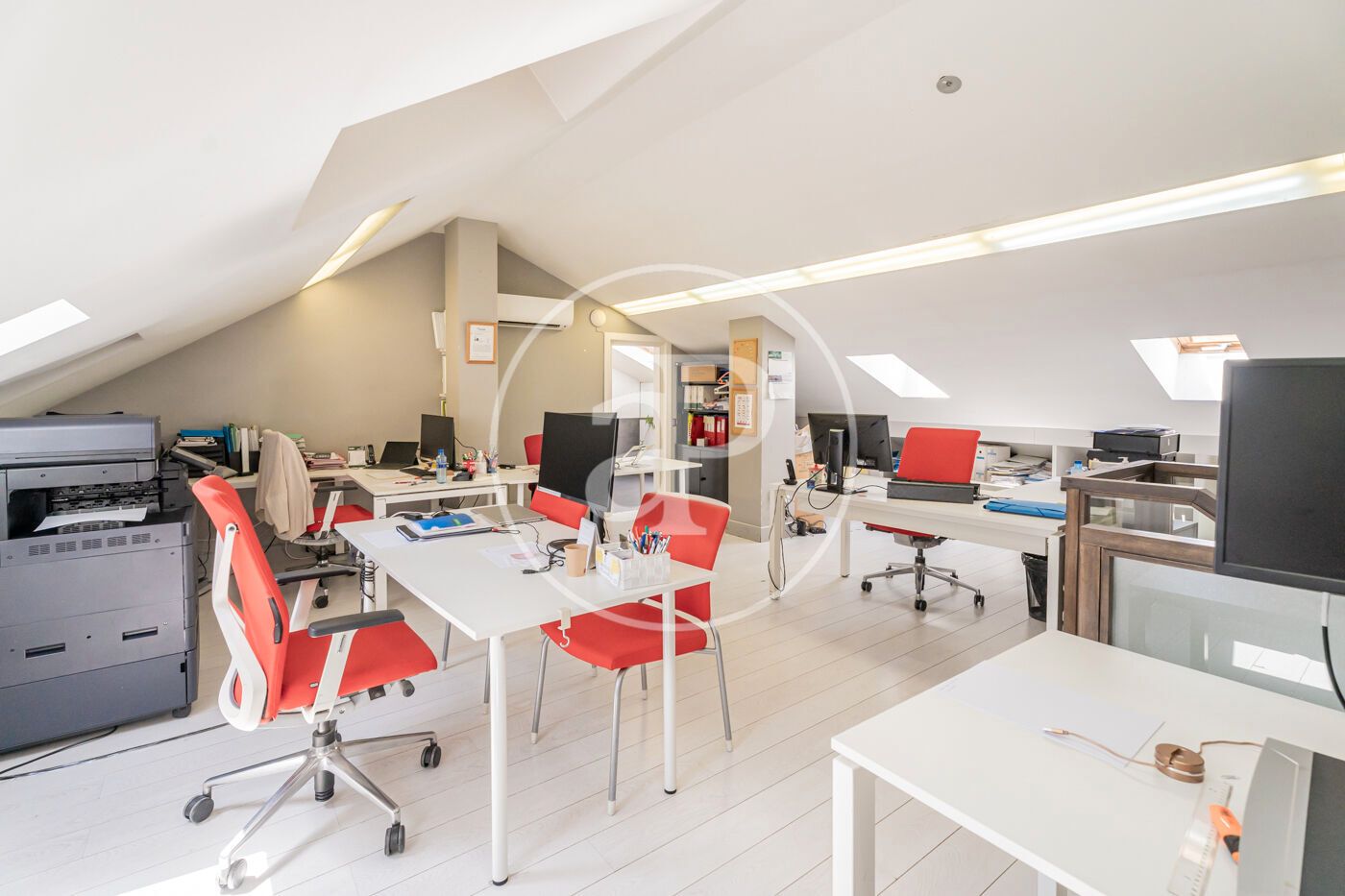 Einfamilien-Reihenhaus zum Verkauf in  Madrid Capital mit Klimaanlage, Heizung und Privatgarten