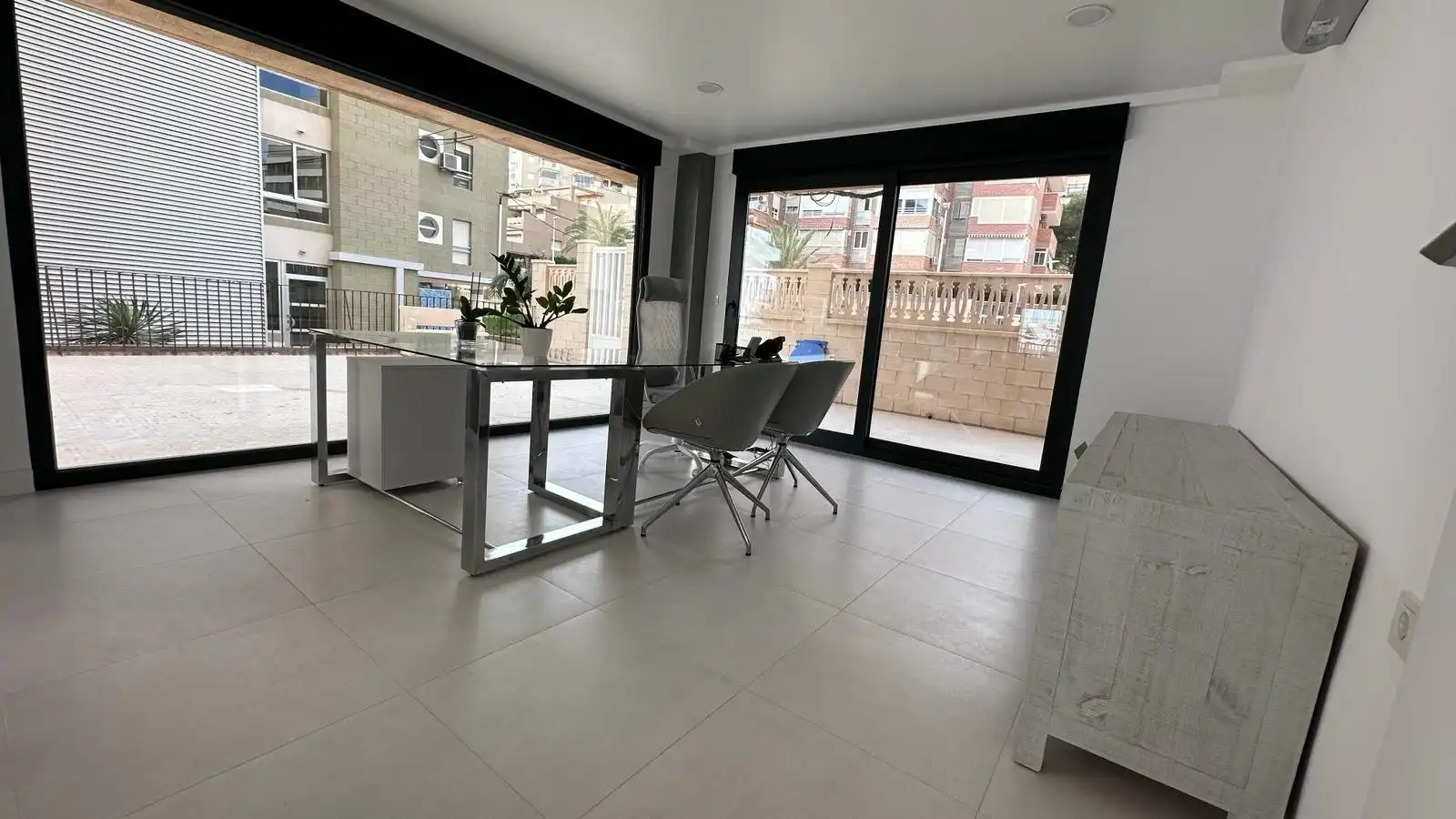 Local en venta en Elche / Elx con Aire acondicionado