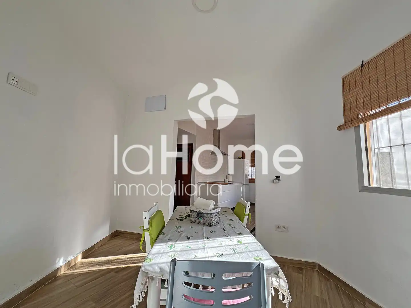 Sala de estar de Casa adosada en venta en Paterna con Aire acondicionado, Terraza y Horno