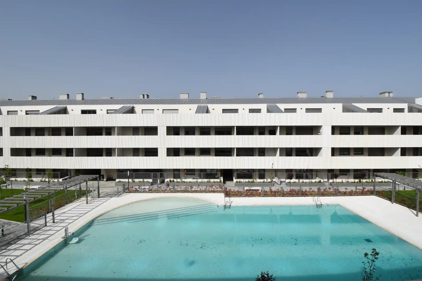 Exterior view of Flat for rent in Pinto  with Air Conditioner, Heating and Terrace