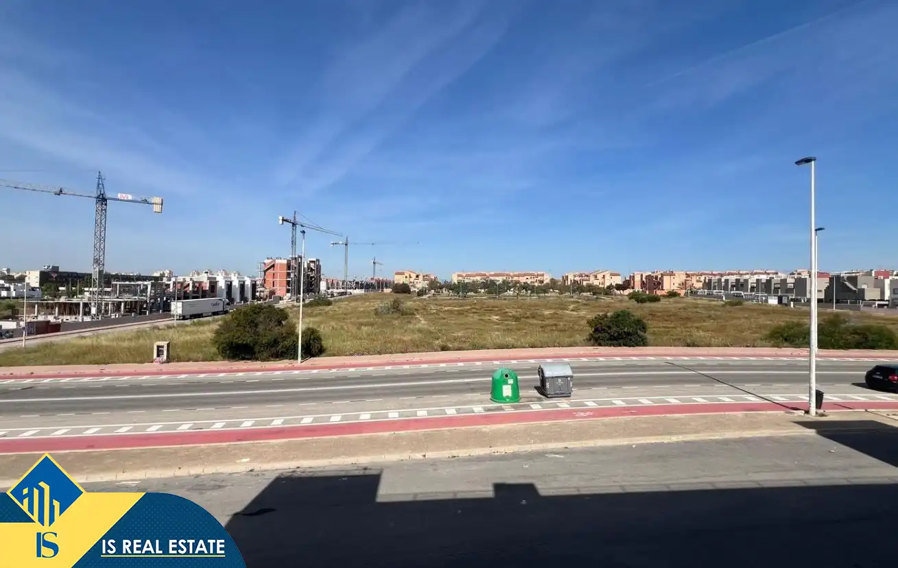 Study for sale in Torrevieja  with Air Conditioner, Heating and Terrace