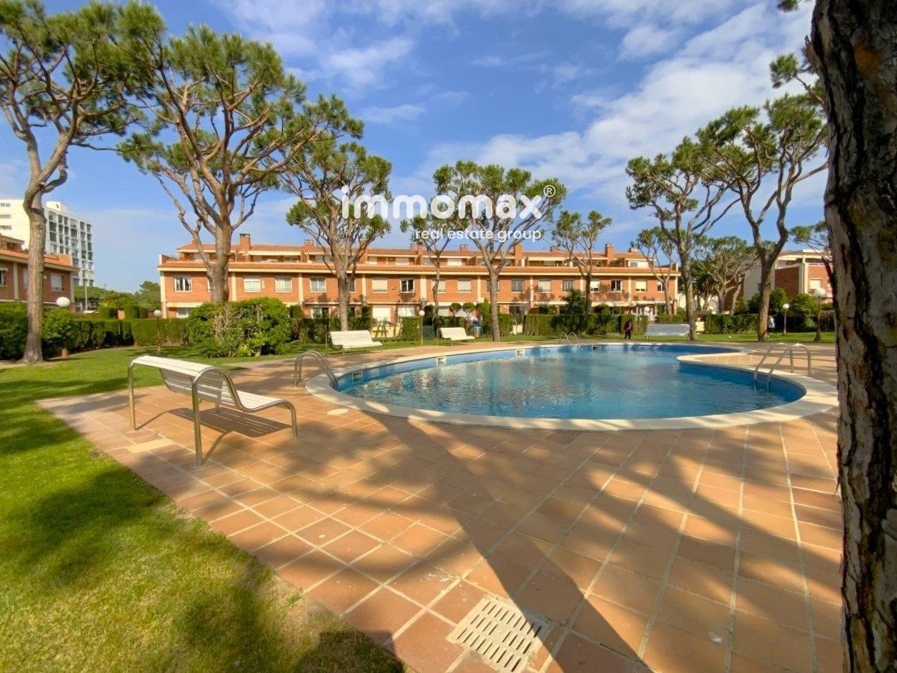 Single-family semi-detached to rent in Gavà Mar